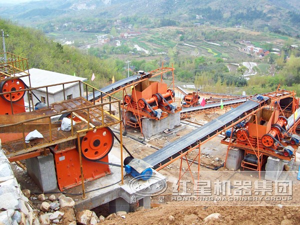 某日產5000噸顎式破碎機生產線現場