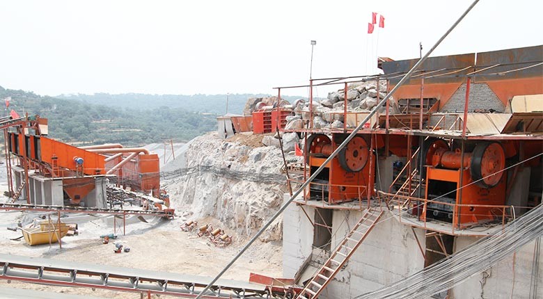 山東菏澤PE-1000×1200顎式破碎機生產線現場