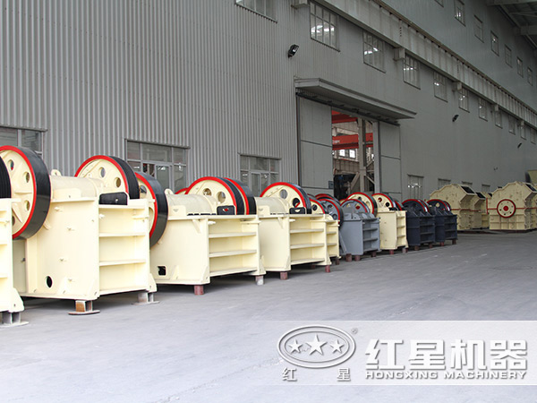 不同型號的顎式破碎機
