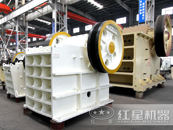 新型顎式破碎機