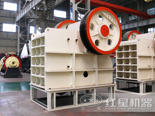 PE500x750顎式破碎機別看型號小，工作起來卻不含糊，破碎比高、破碎效果好