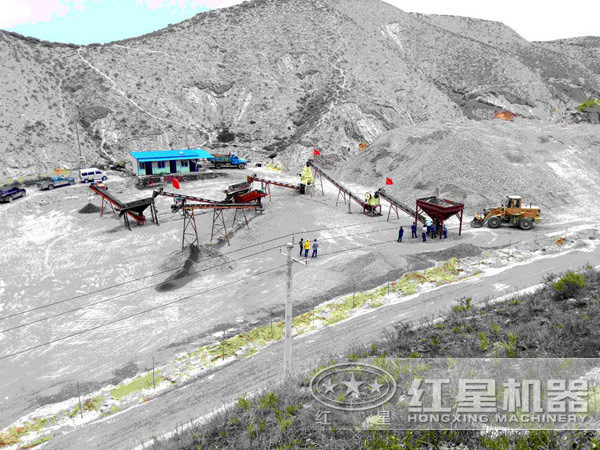 顎式破碎機破碎生產現場