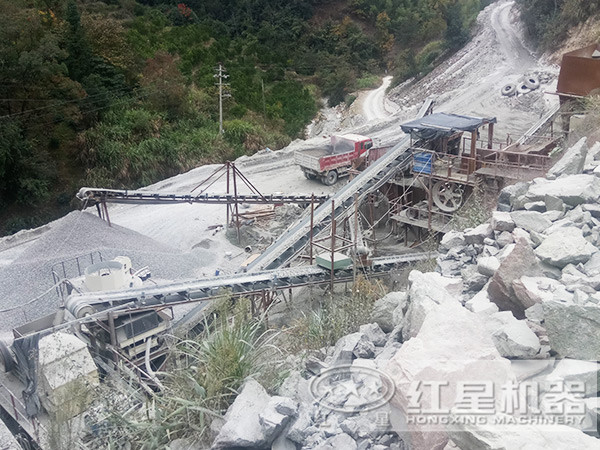 顎式破碎機的環保生產現場 顎式破碎機的環保生產現場