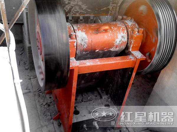 顎式破碎機易損件磨損嚴重造成無法正常工作