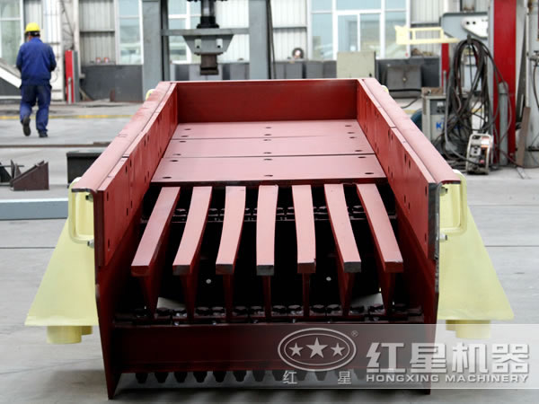 加工陶粒砂的輔助設備——振動給料機