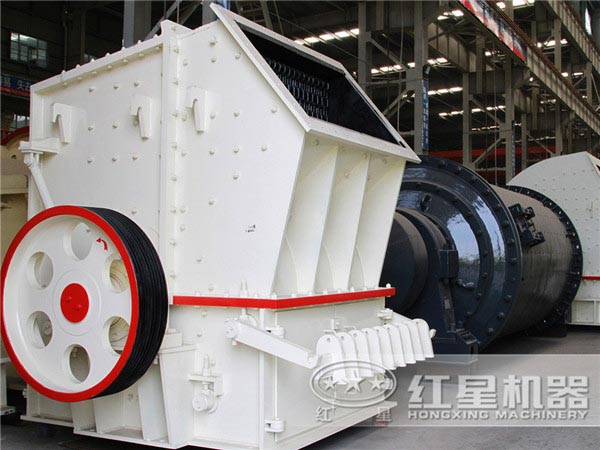 單段破碎機側(cè)面