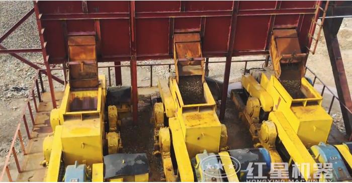 河卵石制砂場用對輥式制砂機代替制砂機設(shè)備案例 河卵石制砂場用對輥式制砂機代替制砂機設(shè)備案例