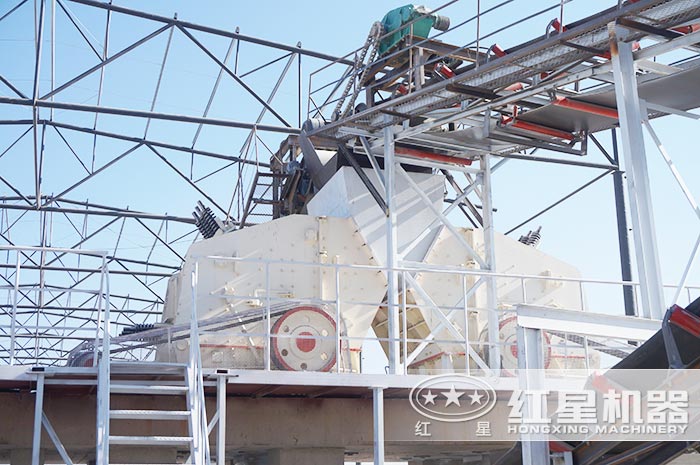 碎石設(shè)備——反擊式破碎機 碎石設(shè)備——反擊式破碎機