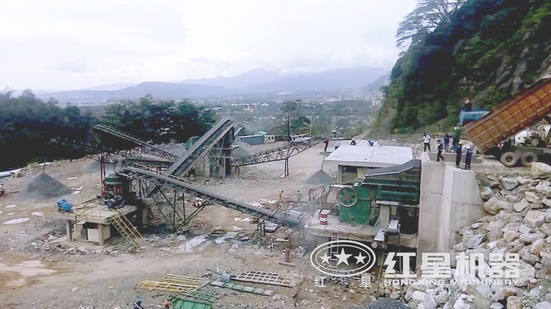 顎式破碎機搭配圓錐破現(xiàn)場