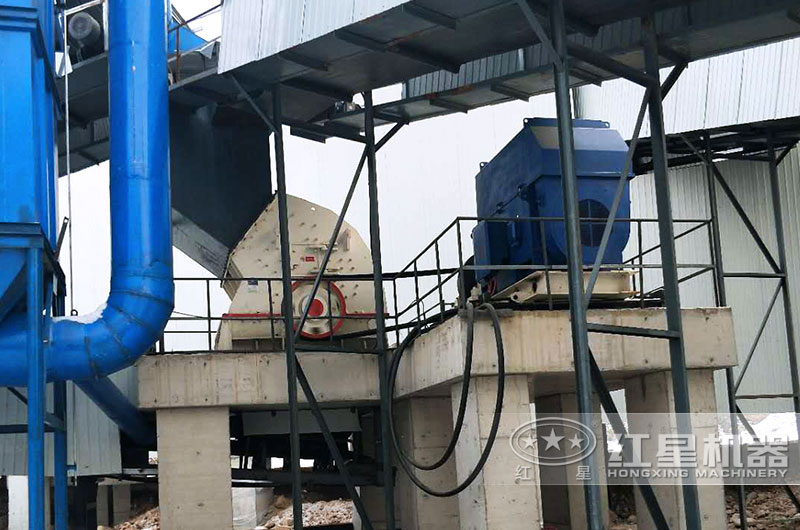 PCZ型重錘破碎機(jī)投料一次成型 PCZ型重錘破碎機(jī)投料一次成型