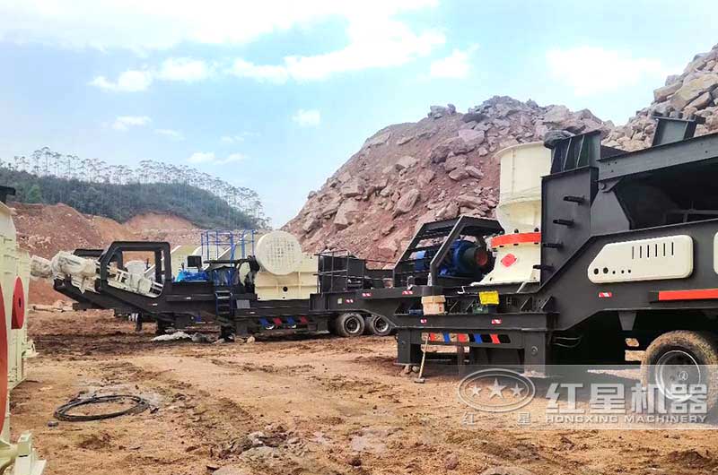 移動(dòng)式破碎機(jī)加工現(xiàn)場(chǎng)