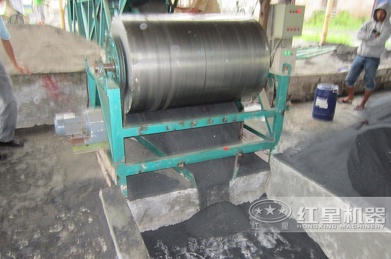 干式磁選機(jī)磁選現(xiàn)場(chǎng)