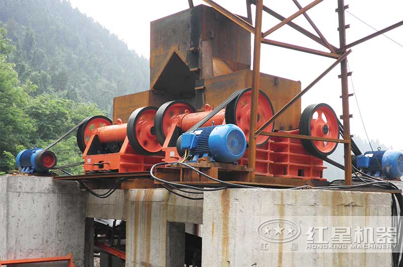 PE300*1300細顎式破碎機 PE300*1300細顎式破碎機